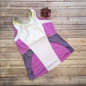 Flattering Tennis Tank with built-in bra -L